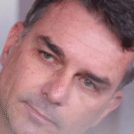 GRAVE: Flávio diz receber ameaça após humorista querer “desligar” Nikolas