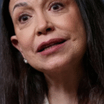 Metade dos venezuelanos defende María Corina no poder; Delcy Rodríguez tem apoio de 14%, diz pesquisa