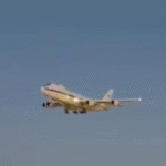 O ‘avião do juízo final’ pousa em Los Angeles e coloca o mundo em alerta