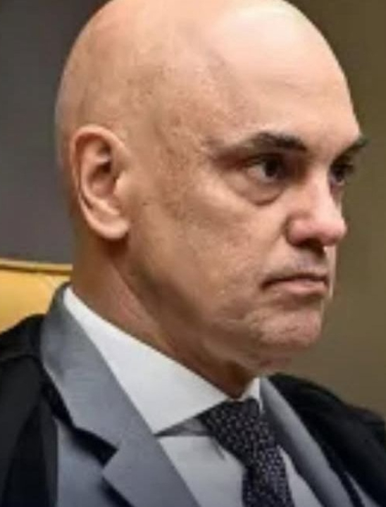 ALEXANDRE DE MORAES NEGA PERÍCIA MÉDICA COMPLETA PEDIDA POR BOLSONARO