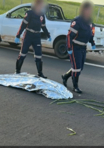 Mulher atropelada em rodovia é declarada morta pelo Samu, deixada na pista e reanimada minutos depois por socorrista
