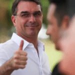 Atlas Intel: Flávio Bolsonaro cresce e se aproxima de Lula no 2º turno