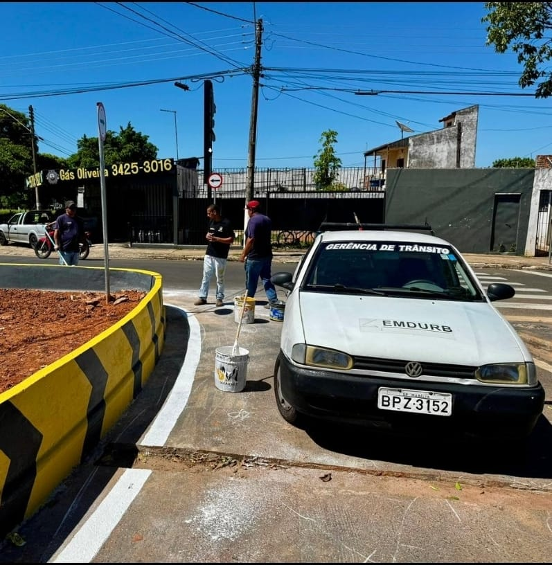 Emdurb conclui obras de remodelação no sistema viário de acesso e saída do Max Atacadista Norte. Nova rotatória em formato de gota faz parte das melhorias da região