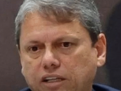 Tarcisio ‘enterra’ pretenção a candidatura presidencial e diz que vai apoiar Flávio Bolsonaro