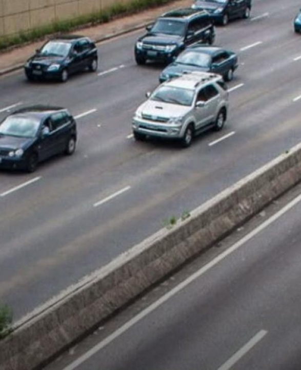 ALERTA: Radares com IA identificam celular e falta de cinto até a 300km