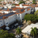 Santa Casa de Marília conquista a certificação de Acreditação Hospitalar Nível 1 pela ONA (Organização Nacional de Acreditação) e entra para o seleto grupo das 32 melhores Santas Casas do Brasil. E 70% de atendimento é via SUS