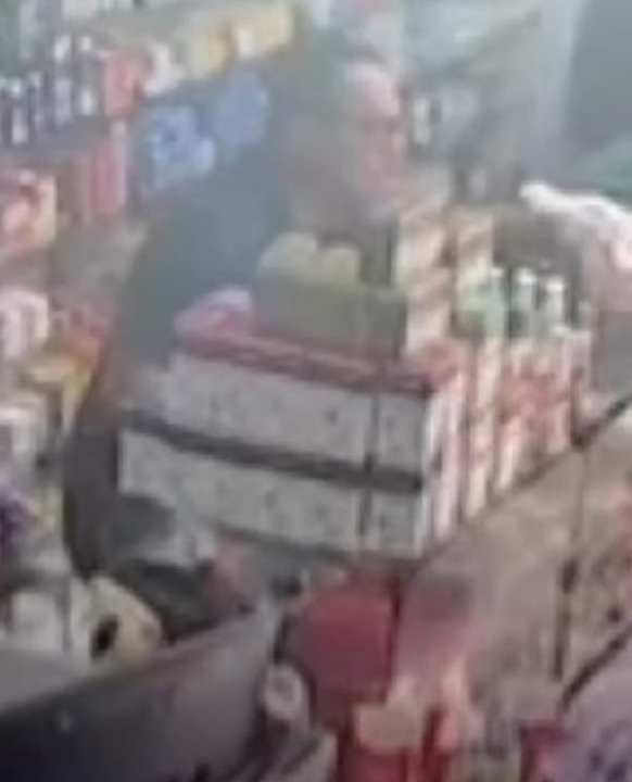 BRUTAL: criminoso excuta policial militar a tiros dentro de farmácia; VEJA VÍDEO