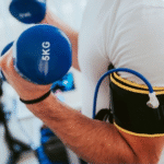 Treinamento com restrição de fluxo sanguíneo pode ser útil? Entenda método que usa manguitos infláveis, conhecido como KAATSU. Saiba com especialista do Albert Einstein