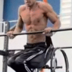 Superação: atleta cadeirante mostra técnica para treino em barra