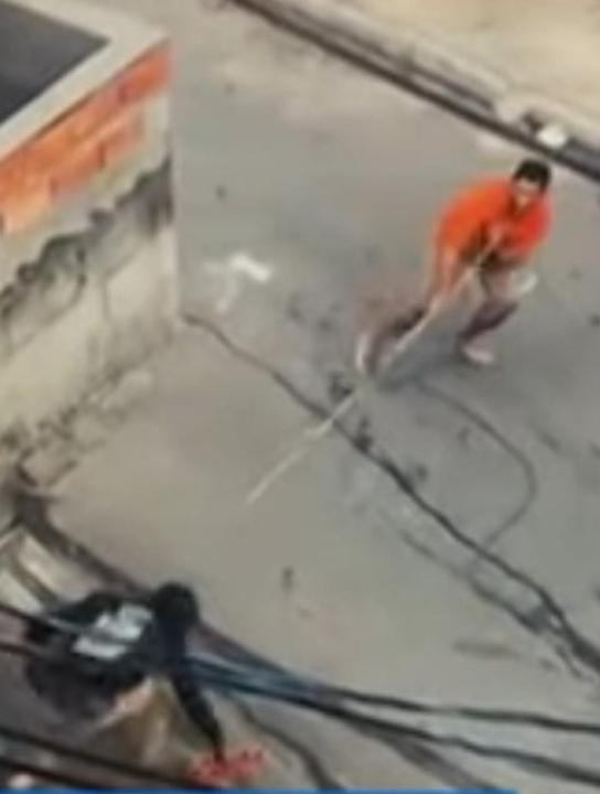 LAÇADOR DE LADRÕES: Homem tenta roubar casa e é laçado por morador durante fuga; VEJA VÍDEO