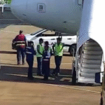 Passageiros de voo da Latam passaram mal após explosão de carregador