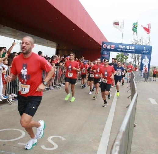 Maple Bear Marília doa R$ 21.514,25 do Terry Fox Run para a Oncologia da Santa Casa de Marília. Escola referência em Marília e no Brasil na formação bilíngue de alunos se torna também destaque em solidariedade no município. Confira benefícios !