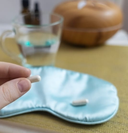 Uso de melatonina não é inofensivo em longo prazo. Probabilidade cerca de 90% maior de insuficiência cardíaca e risco 250% maior de hospitalização. Veja com especialista do Einstein