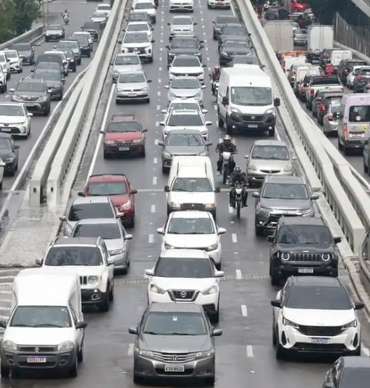 IPVA 2026: veja como conseguir desconto no estado de SP. Pagamento em parcela única com desconto, isenção para motos. Conheça ainda descontos especiais para veículos diferenciados e saiba datas por placas. Saiba tudo