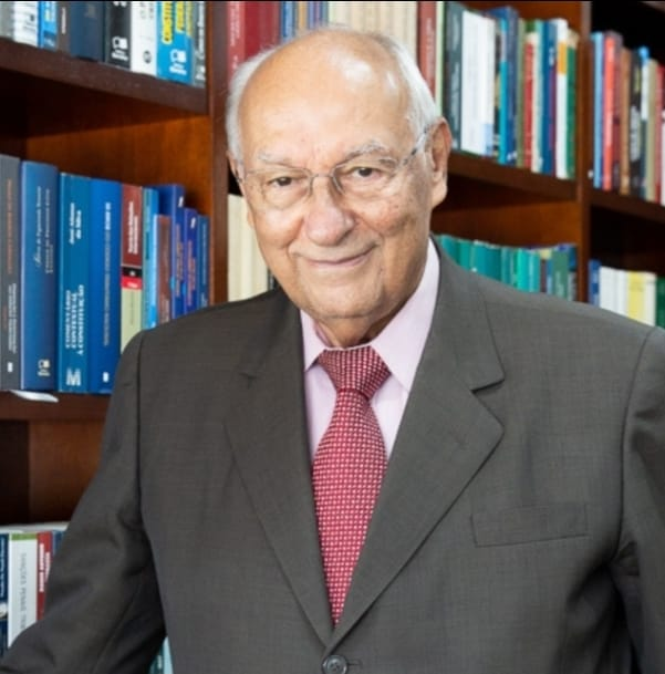 URGENTE: POR UMA BÚSSOLA MORAL PARA O BRASIL. CONFIRA ARTIGO DE UM DOS MAIORES JURISTAS DA HISTÓRIA DO PAÍS, IVES GANDRA MARTINS