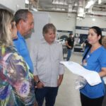 Voluntário doa toalhas para a Santa Casa de Marília após aniversário solidário. Ao invés de presentes gerais ele pediu aos amigos que dessem toalhar para doar ao hospital