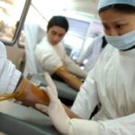 Chineses vendem até o próprio sangue para sobreviverem diante da crise econômica no País. “É no que querem transformar o Brasil”