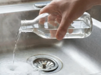 Poucos sabem por que recomendam jogar vinagre no ralo pelo menos uma vez por semana