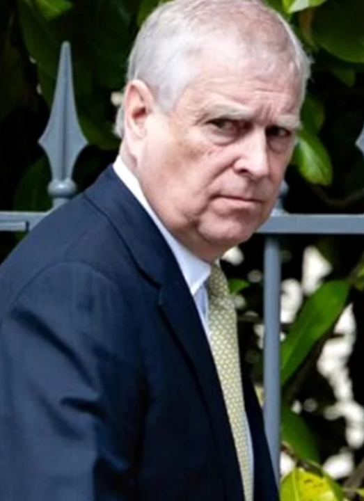 Ex-príncipe Andrew é despejado após desdobramentos do caso Epstein