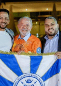 Deputado do PL demite presidente da escola de samba que homenageará Lula