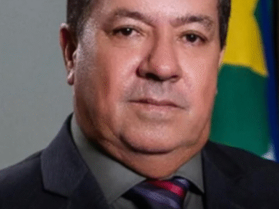 Parlamentar manda mensagem s3xual para mulher casada e gera confusão