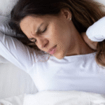 Estalar o pescoço pode causar um AVC?