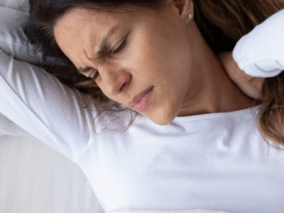 Estalar o pescoço pode causar um AVC?