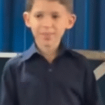 Menino pede para dar uma palavra em reunião de professores, surpreende e emociona a todos; VEJA VÍDEO