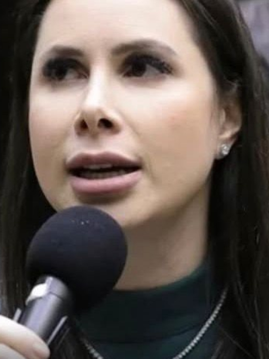 Disputa em SC: Michelle volta a declarar apoio a Carol de Toni