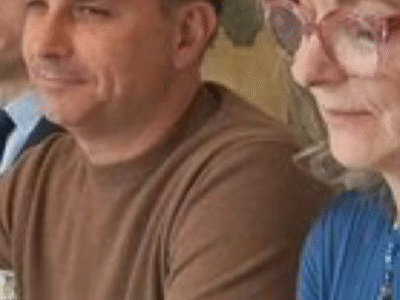 Em coletiva de imprensa na França, Flávio Bolsonaro diz que Mácron tem dias contados para sair do cargo, “povo francês não aguenta mais”, VEJA VÍDEO