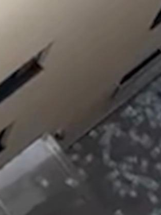 Alvo da PF arremessa mala com dinheiro pela janela durante ação ligada ao Rioprevidência; VEJA VIDEO