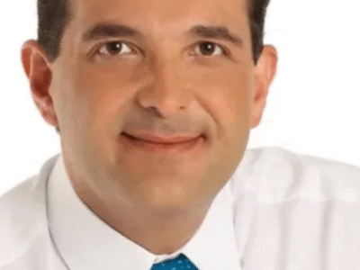 Prefeito se estressa e agride jornalista; VEJA VÍDEO