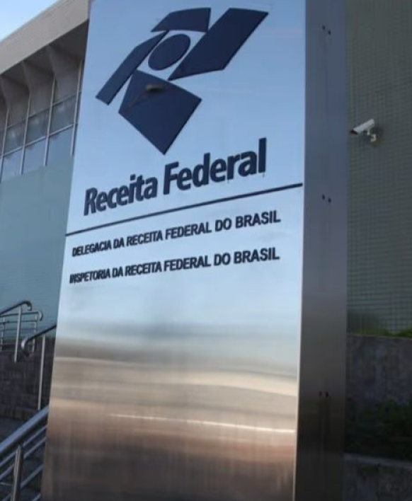 Servidores da Receita partem para o contra-ataque contra Moraes, diz Crusoé