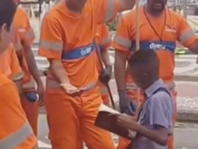 Garotinho pregando a palavra de Deus a um grupo garis viraliza e emociona a WEB; VEJA VÍDEO