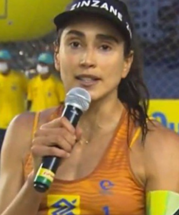 PUNIÇÃO: Carol é suspensa de torneio por celebrar prisão de Bolsonaro