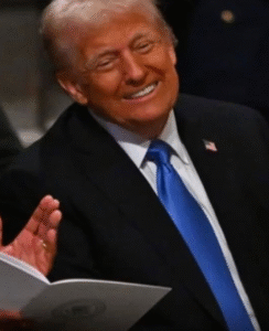 Acusação inusitada: Trump afirma que Obama vazou informações sobre ETs; VEJA