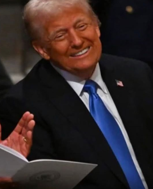 Acusação inusitada: Trump afirma que Obama vazou informações sobre ETs; VEJA