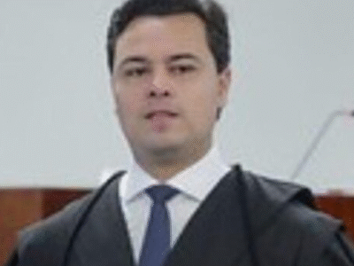 Chiquini vira alvo no STF por publicar vídeo de Dino no Carnaval, diz site