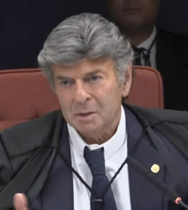 PLANTÃO DBN: Fux reativa ação contra Lula escola de samba