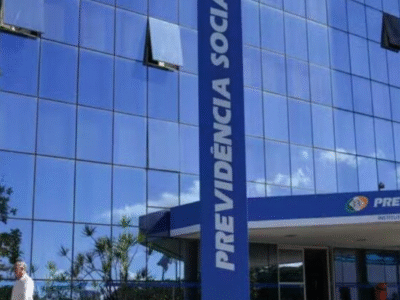 Governo deve antecipar pagamento do 13º de aposentados e pensionistas do INSS; veja datas