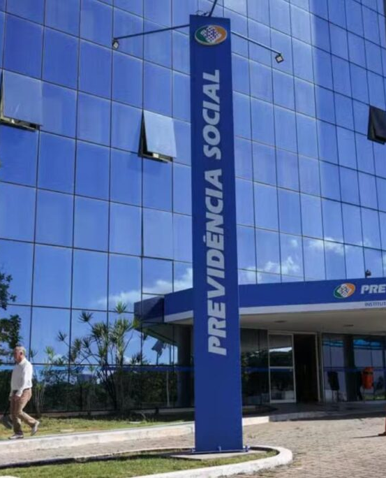 Governo deve antecipar pagamento do 13º de aposentados e pensionistas do INSS; veja datas