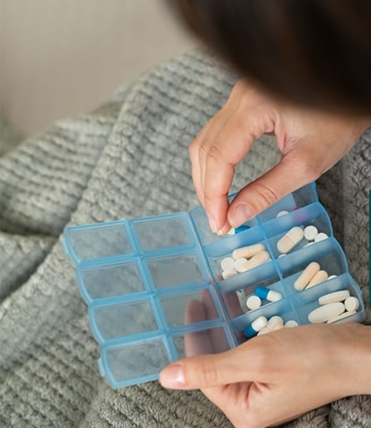 Uso correto de medicamentos em dias quentes: cuidados essenciais de armazenamento e utilização no verão para sua segurança