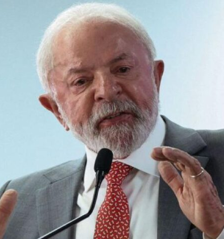 Lula agora “joga” a culpa na comunicação por mal desempenho em pesquisa