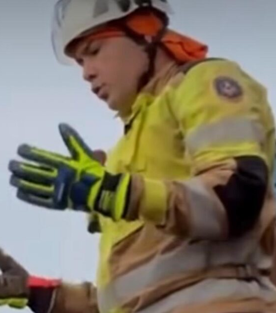 Bombeiros oram antes de procurar crianças soterradas em MG; VEJA VÍDEO