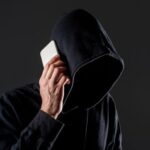 RIC Ambiental alerta para clonagem de números de telefone. E orienta a população a desconsiderar qualquer mensagem recebida desses contatos, não clicar em links, não realizar downloads de arquivos, pagamentos e não fornecer dados pessoais ou qualquer tipo de informação solicitada. Confira os números!