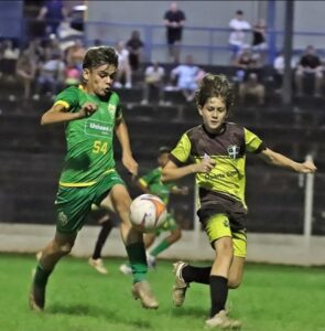 Termina a Copa Marília de Futebol de Base com finais da Série Ouro. Mais de mil inscritos participaram. Veja o quadro de Campeões e Vices