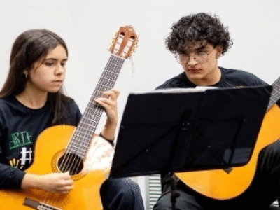 Estude música no GURI de graça e de onde estiver. São 24 cursos on-line e restam as últimas vagas. As aulas começam em maio e ainda existem inúmeras opções de cursos presenciais.