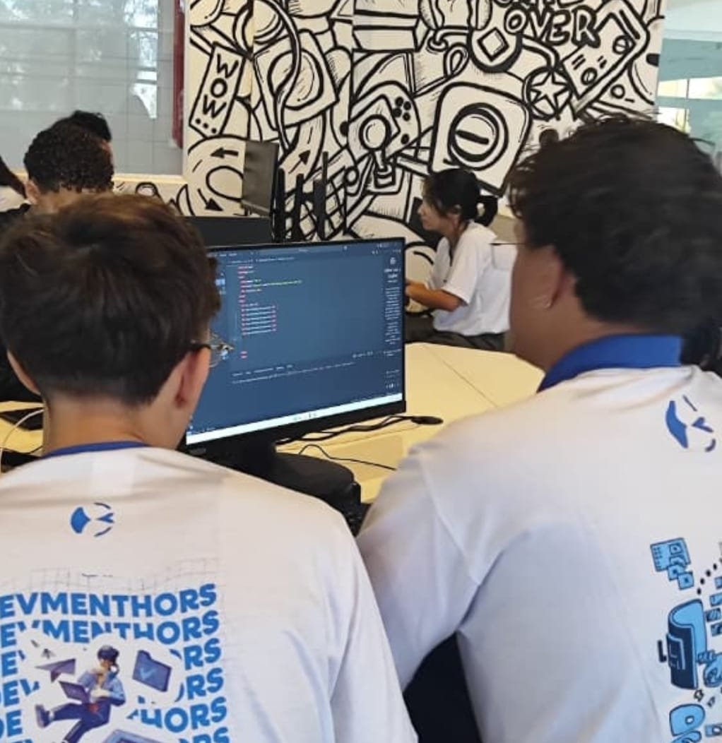 Capacitação Tecnológica: Projeto DevMenthors, em parceria com a Unimar, abre inscrições para alunos do Ensino Médio de Marília. Faça a sua pelo site aqui
