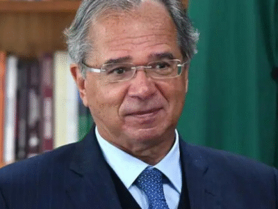 Flávio Bolsonaro ganha suporte da equipe econômica de Paulo Guedes