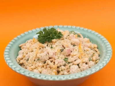 Farofa Rápida de Cream Cracker com Bacon e Cenoura. Trouxemos hoje para você essa deliciosa receita. Ingredientes e o passo a passo. Fácil de fazer. Experimente!